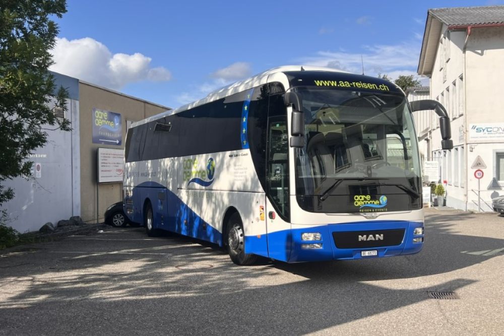 Car Bus Man Lions Coach Aare Aemme Reisen Events 3